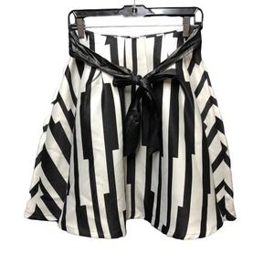 Beulah black /white  faux leather trim pleated skirt M